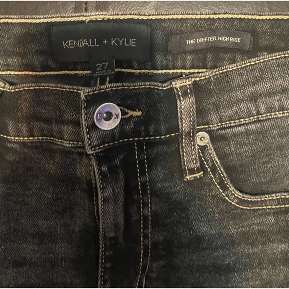 Kendall and Kylie black jean shorts - Picture 3 of 3